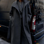 Casaco macio de gola alta com cinto