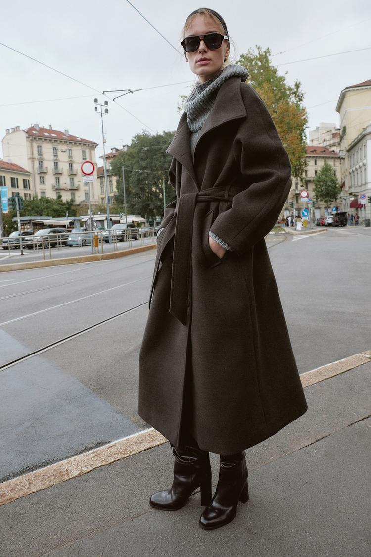Cappotto morbido a collo alto con cintura