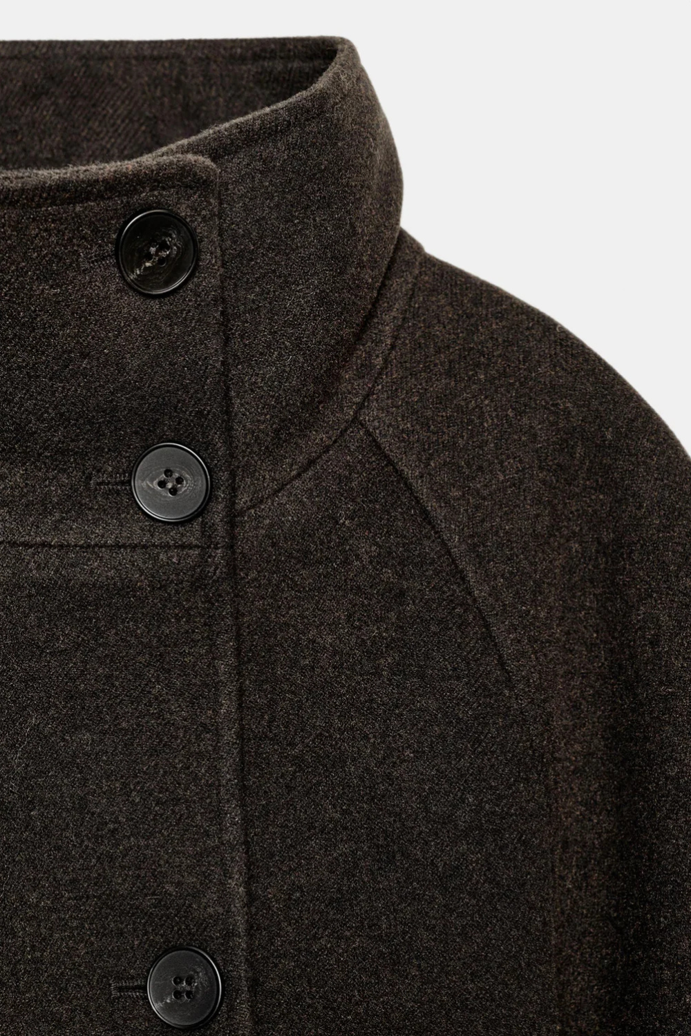 Cappotto morbido a collo alto con cintura