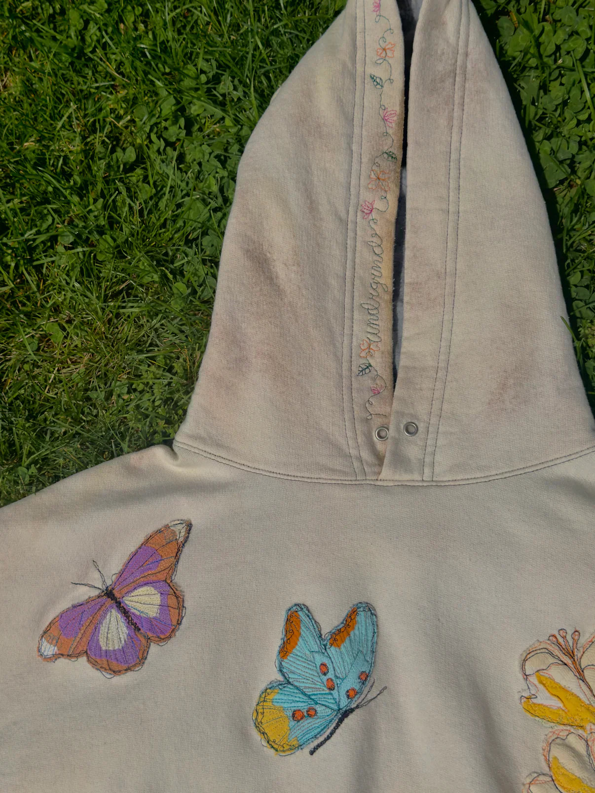 Lumeva - Floral Hoodie