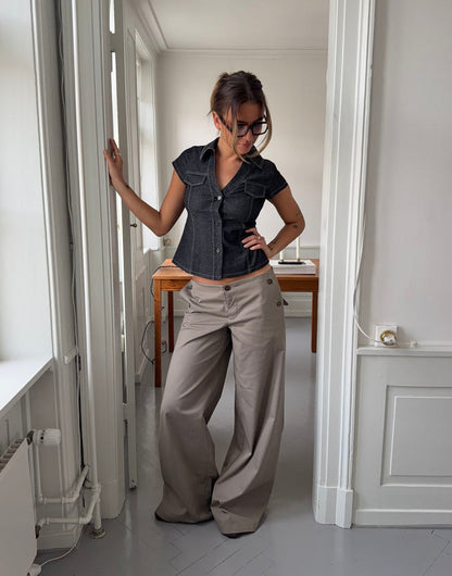 Lumeva - Pantalones con detalles abotonados