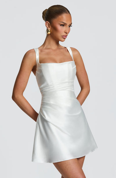 Snowy-Robe Laura