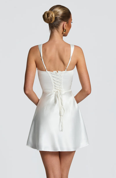 Snowy-Robe Laura