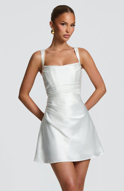 Snowy-Robe Laura